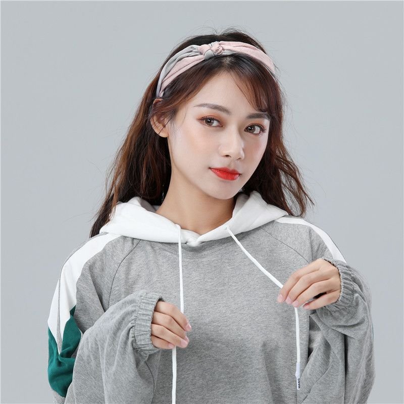 Autumn And Winter Women Fashion Solid Color Hooded Sweater Fake Collar