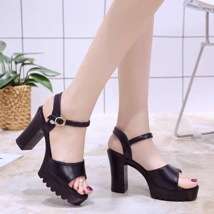 Summer Women Fashion Plus Size Casual Peep Toe Platform Buckle Strap High Heel Sandals