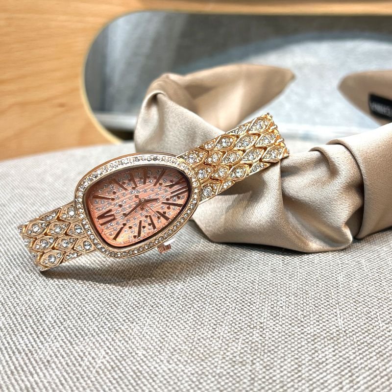 Women Fashion Creative Snake Full Diamond Alloy Quartz Watch