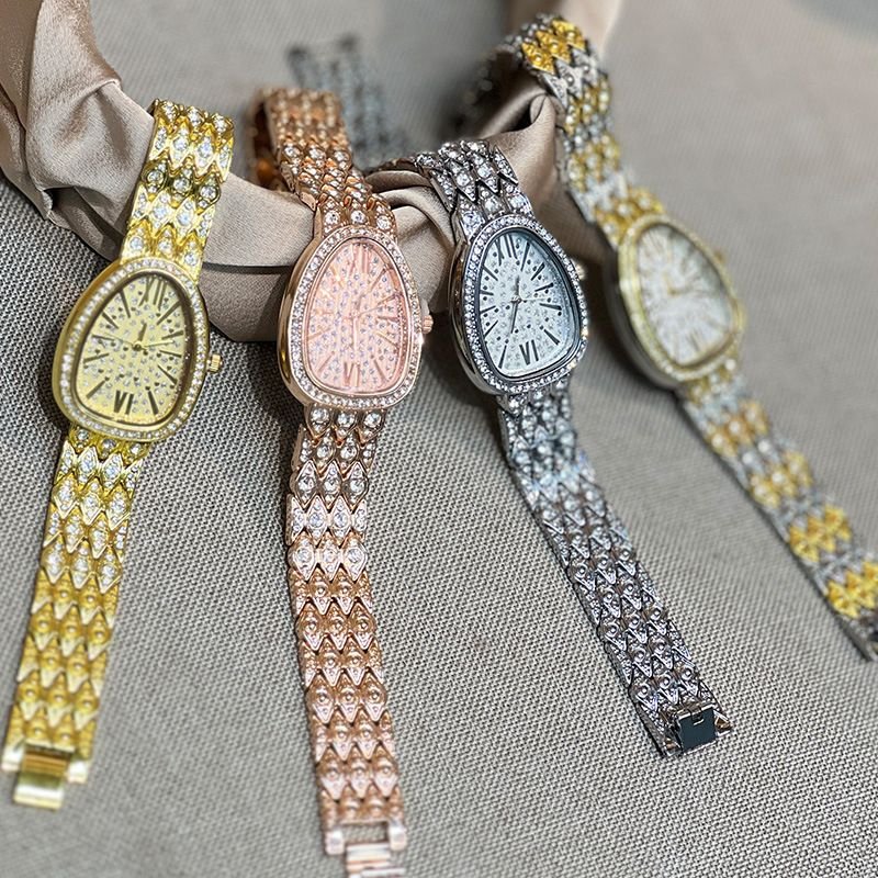 Women Fashion Creative Snake Full Diamond Alloy Quartz Watch